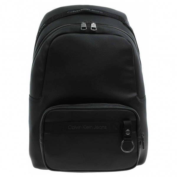 detail Calvin Klein pánský batoh K50K510112 BDS Black